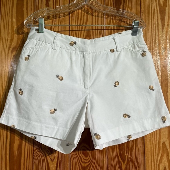 Tahiti Reef Club White All Over Embroidered Pineapples 100% Cotton Shorts - Picture 1 of 11